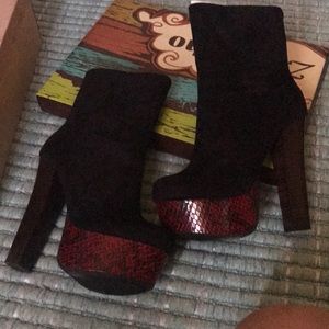 Stylish Black Hi- Heeled Boots